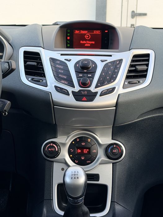 Ford Fiesta 1.25i Titanium/Climatronic/Posibilitate rate/Garantie