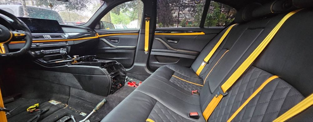 Цветни авто колани