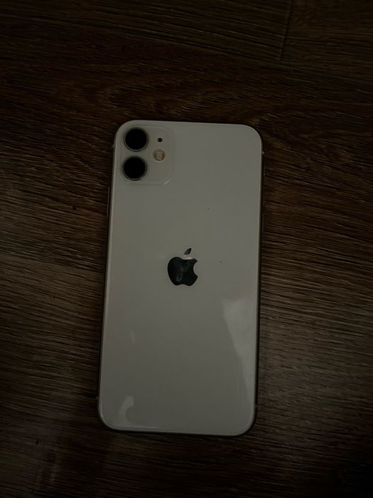 iPhone 11 срочно.