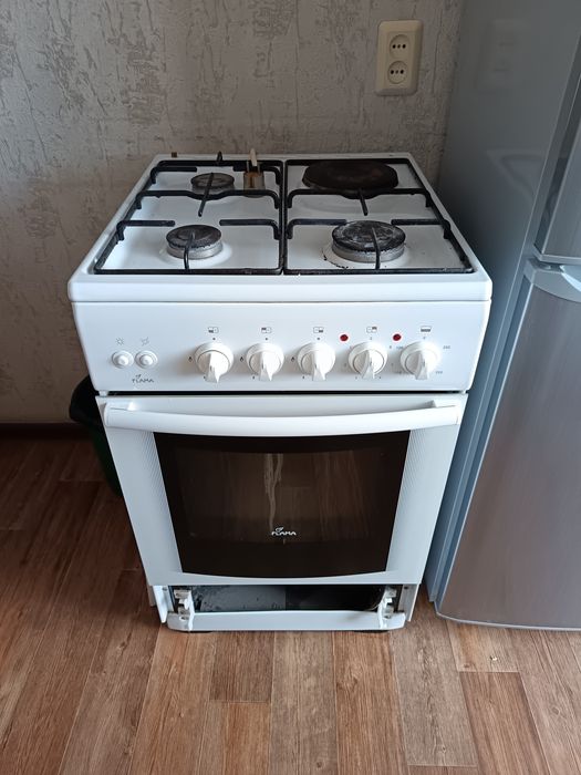 Продам газовую плиту