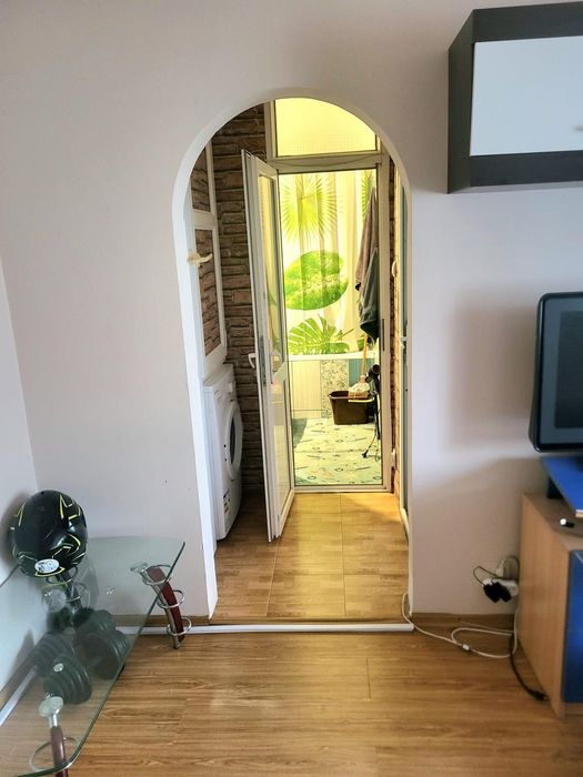 Inchiriez apartament in micro 6