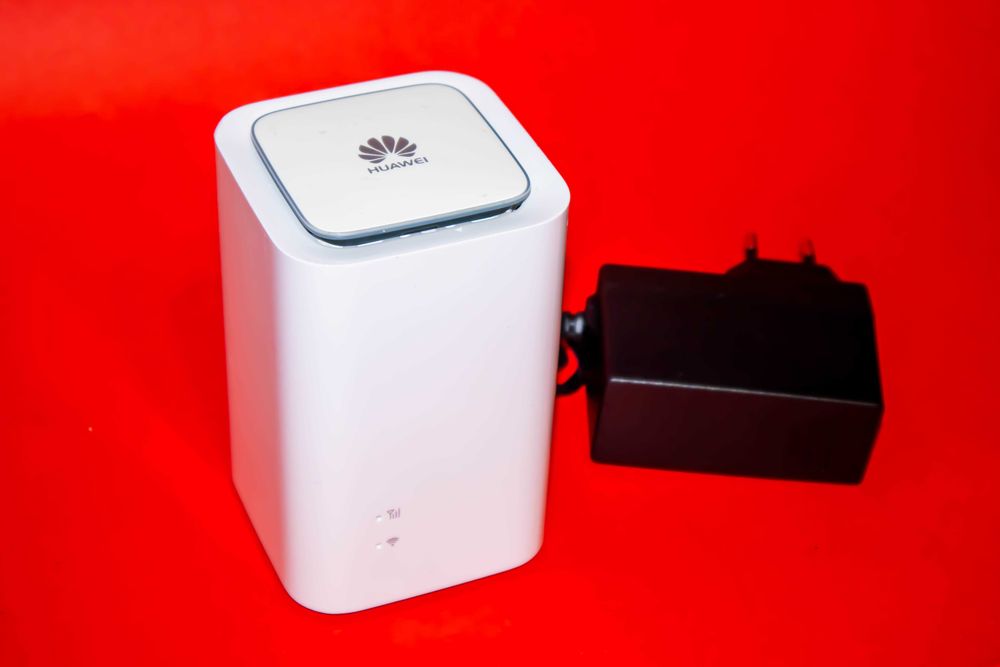 HUAWEI LTE Cube E5180 4G Отключен WiFi Рутер Мобилен Безжичен Интернет A1 Yettel Vivacom