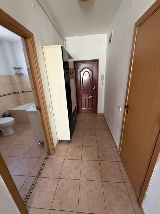 Inchiriez apartament cu 3 camere