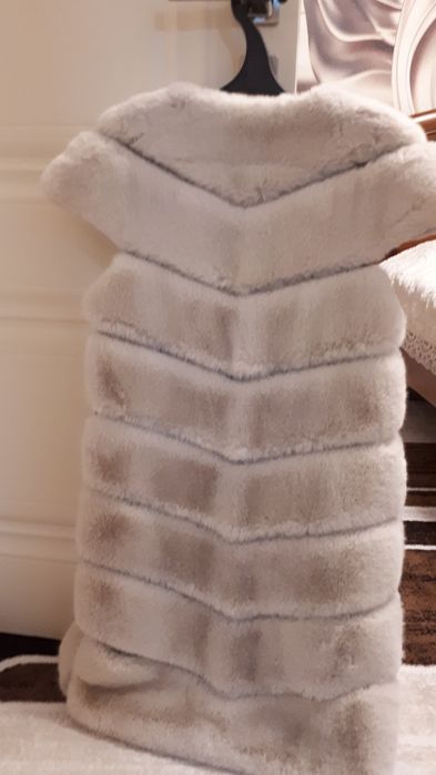 Продам меховую безрукавку