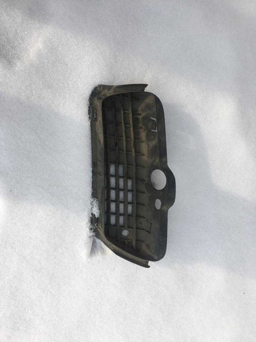 Volkswagen Golf 3. заглушка переднего бампера