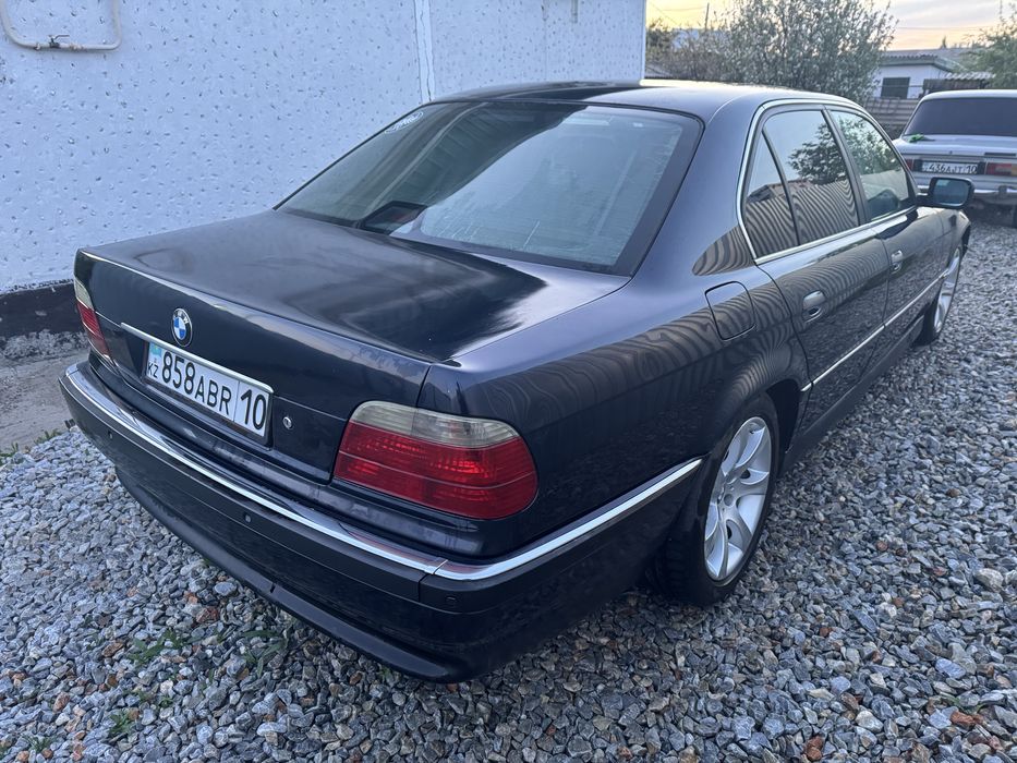 Продам бмв е38.