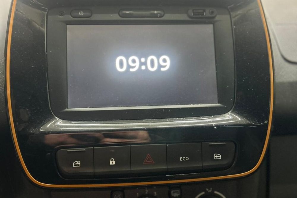 NAVIGATIE ORIGINALA DACIA SPRING
