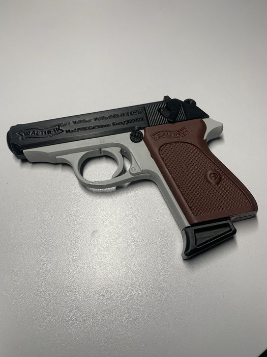 Продам ИГРУШЕЧНЫЙ Walter PPK из 3д принтера