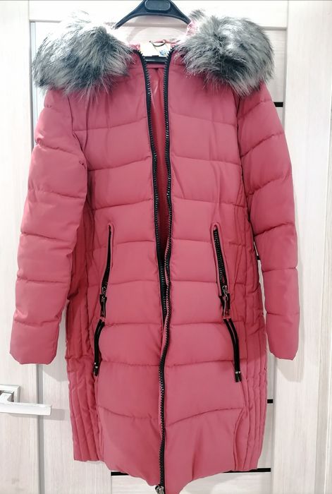 Зимний пуховик женский