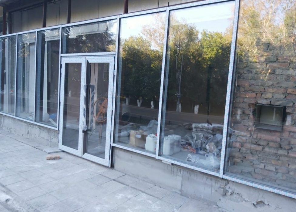 Алюминиевые двери, окна, витражи