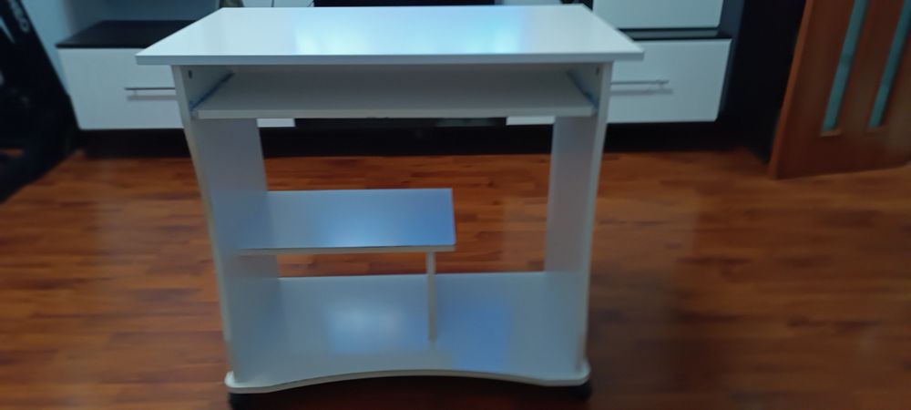 Продам б/у компьютерный стол