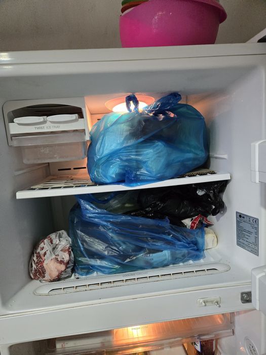 Продаю холодильник и микроволновку