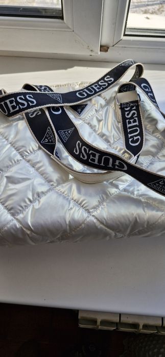 Продам сумку, белый бриллиант.