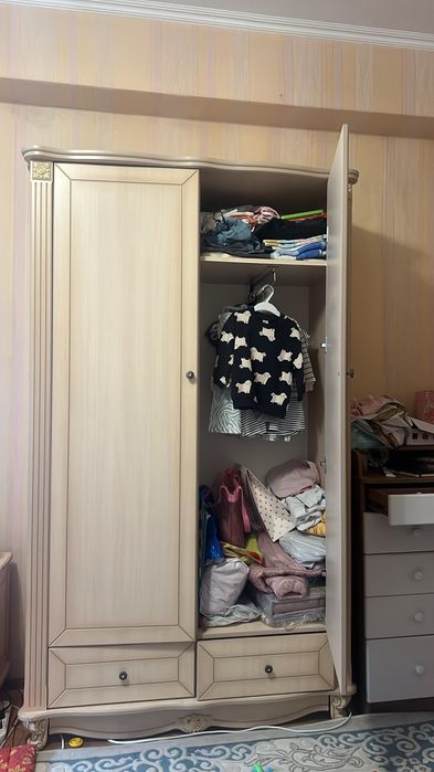 Витрина для гостиной, тумба под тв