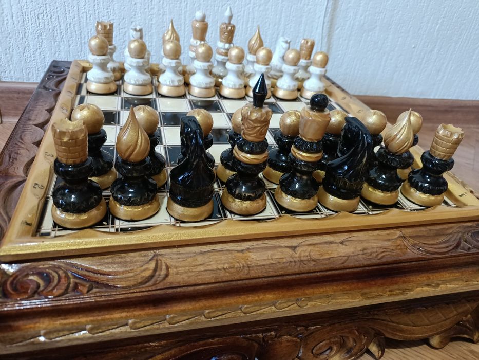 Продам шахматы ларец
