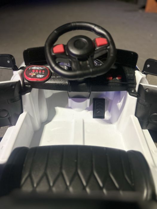 Детский автомобиль