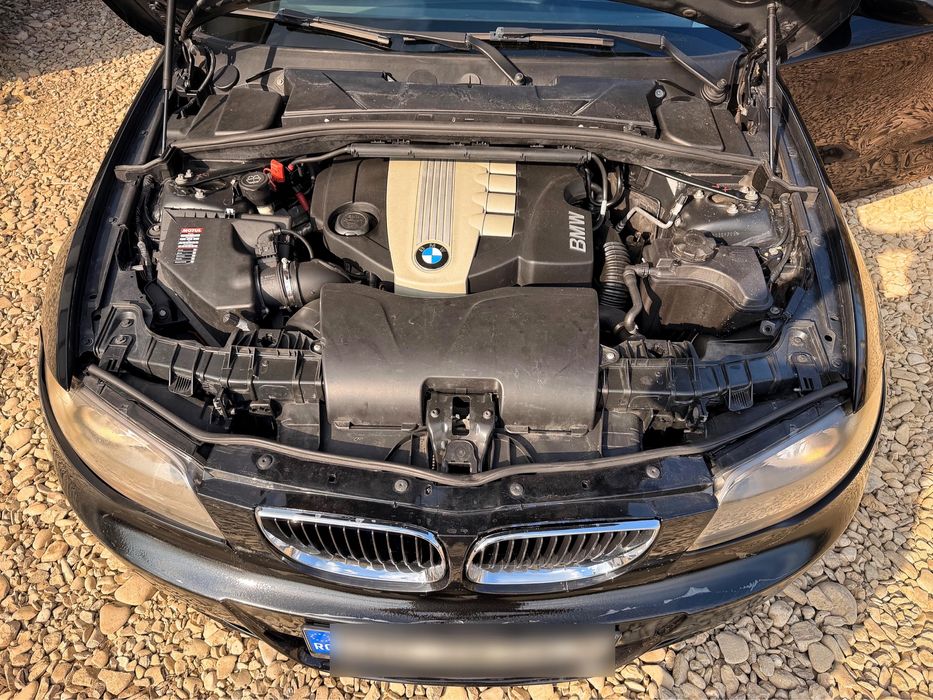 Vand bmw seria 1 120d 177cp M pachet Jante 17 M pilot automat neagru