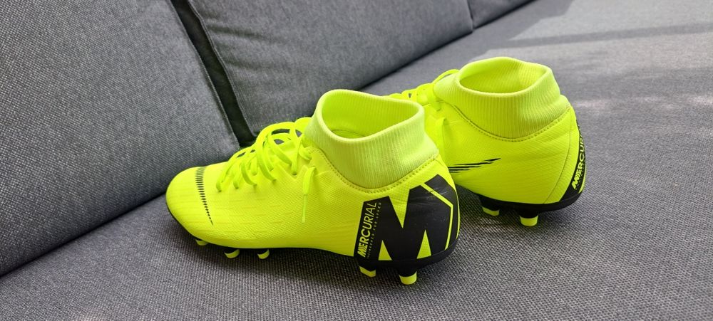 Ghete fotbal crampoane Nike Mercurial Superfly 6