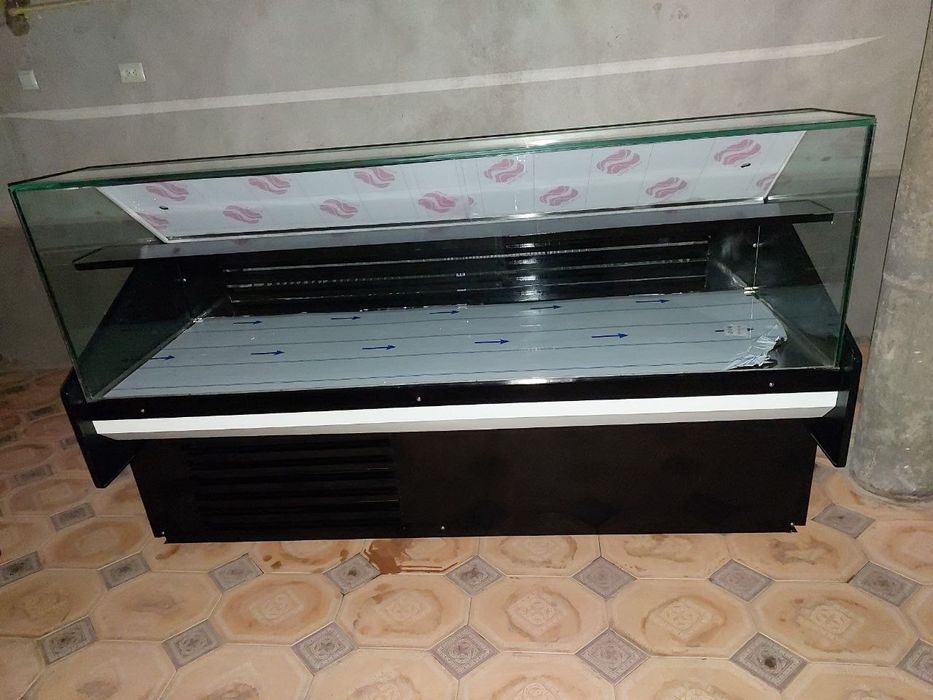 Витрина холодильник