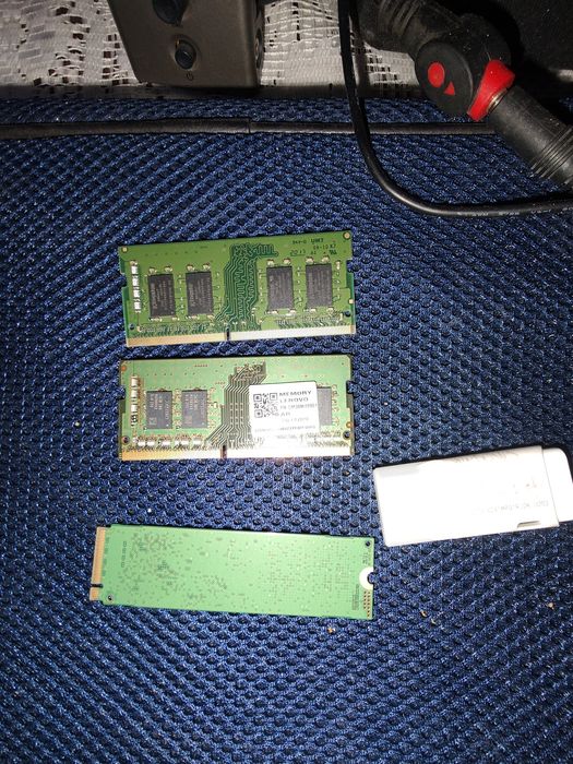 Rami ddr4 ,8gb buc ,SSD m2 512 gb si un stick 32 gb