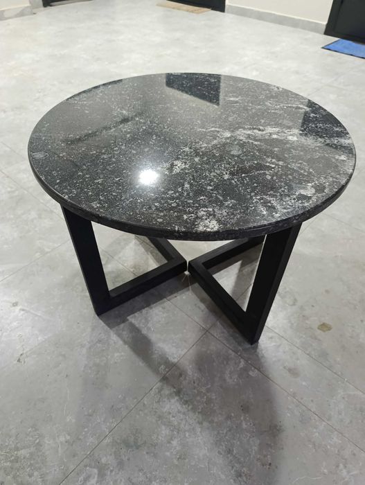 Продам журнальный столик из натурального камня новый