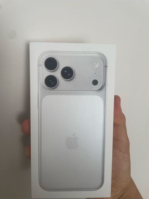 Продам новый iPhone 17 Pro Max запечатанный