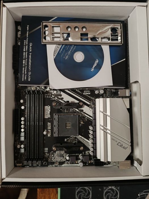 Дънни платки AMD X570 чипсет (AM4)
