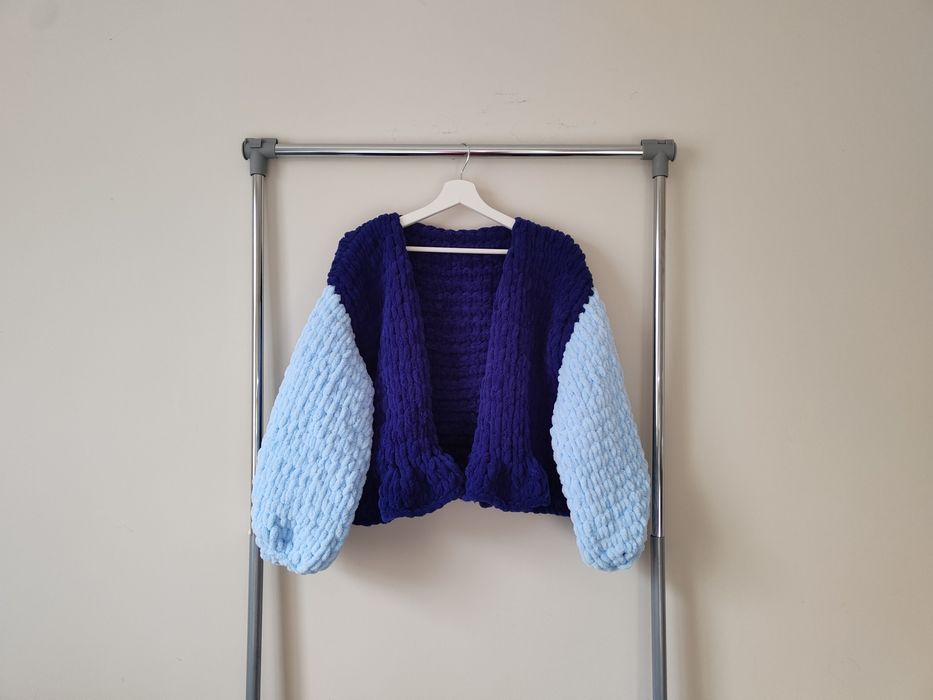 Ръчно плетени жилетки, чанти, одеяла, играчки и други