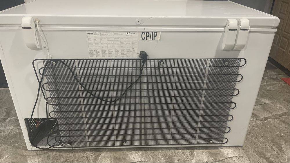 Морозильник ползовались 1 мес как новый работает отл