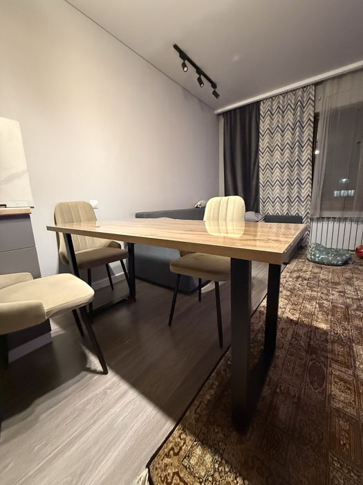 Продам стол 150 на 70