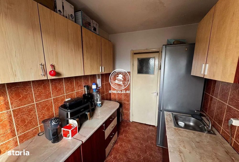 Apartament 3 camere de vanzare, Podu Ros