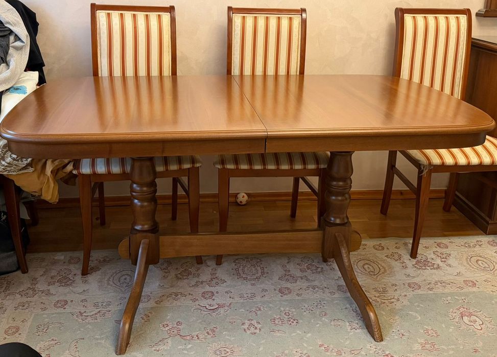 Продается раскладной обеденный стол