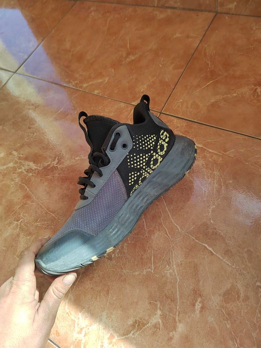 Маратонки адидас