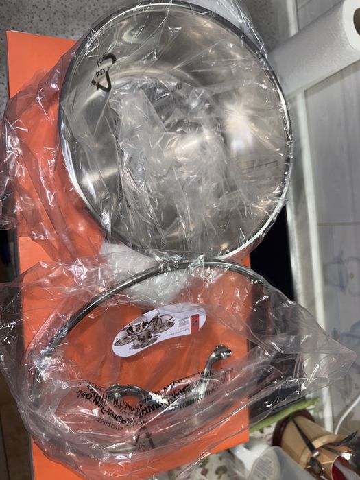 Набор кастрюль, 4 штуки с крышками.