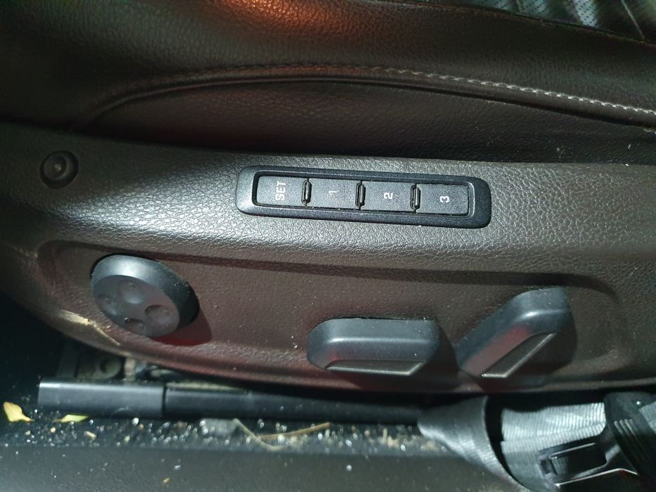 Dezmembrez vând piese Passat B7 4Motion 2.0 tdi CFG automatic,  LK7X