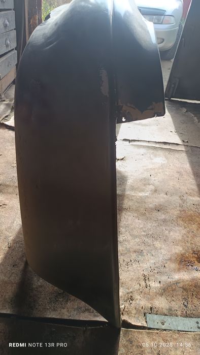 Продам бампер задний Мазда Кронос