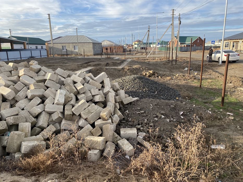 Дайын үй салуға жер