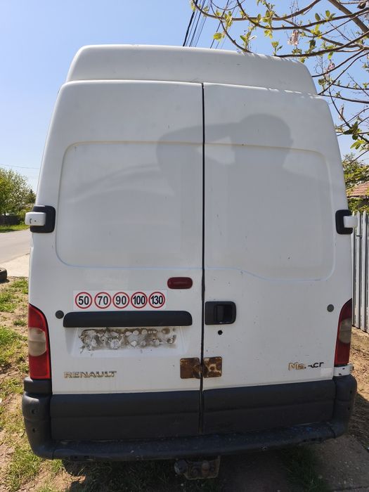 Vând sau dezmembrez Renault Master 2.5 Dci 88kw Euro 4