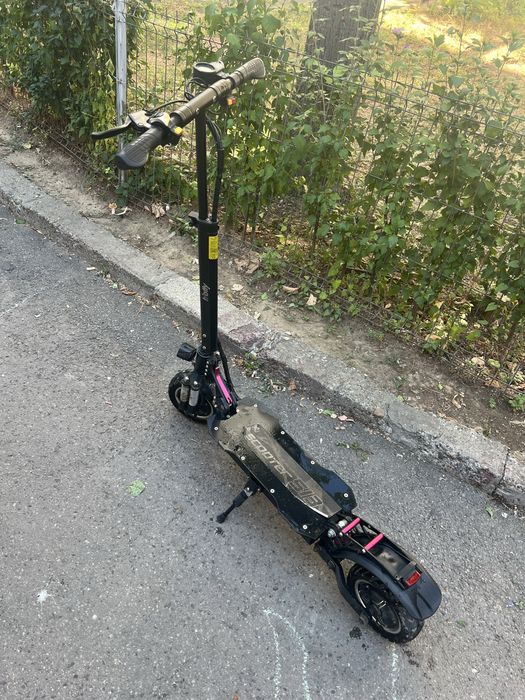 Vand trotineta ( doua motoare )