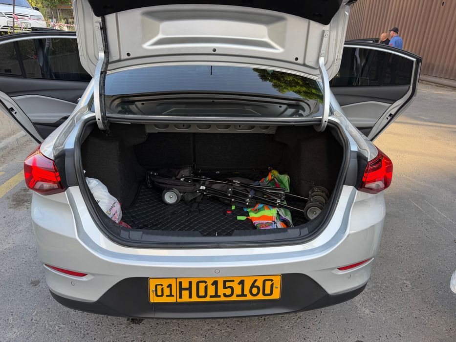 Chevrolet Onix Premier 2023 года.