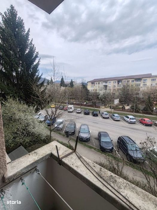 4 camere spatioase, 85 mp, 2 bai – mobilat, zona Spitalul Sf. Ioan