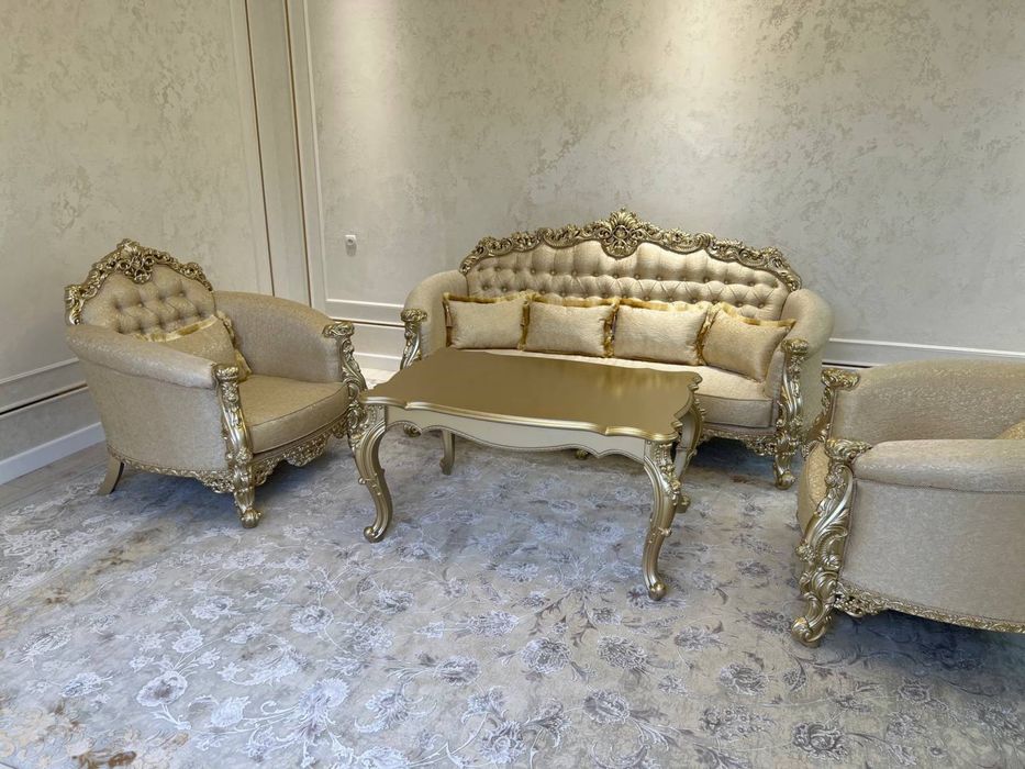 Мягкий мебель в поодаже