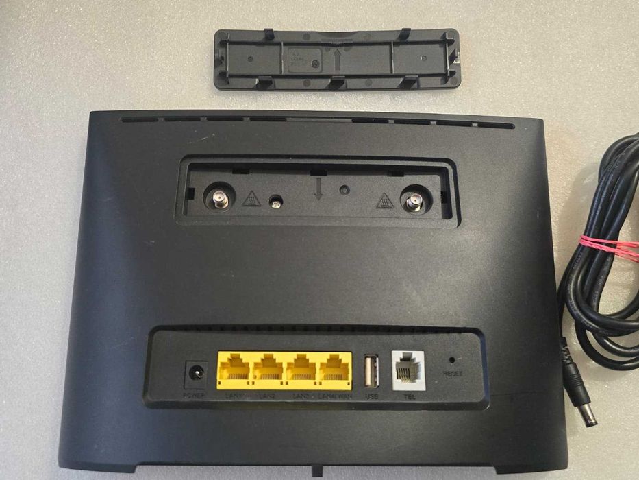 Router Wireless 4G+ Huawei B525s-23a LTE Cat6 300Mbps Dual-Band AC Gigabit Liber Retea