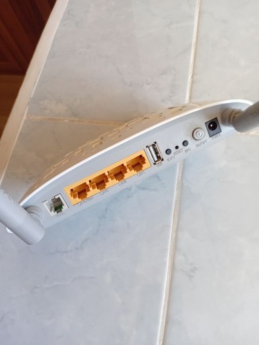 Роутер ADSL 8000т.