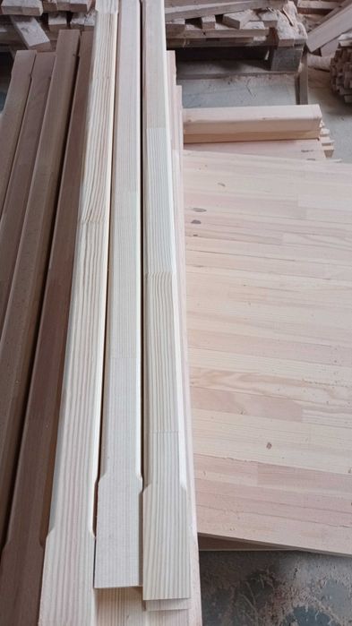 Plinta, balustrii, mana curenta  din lemn masiv de stejar, fag, tei