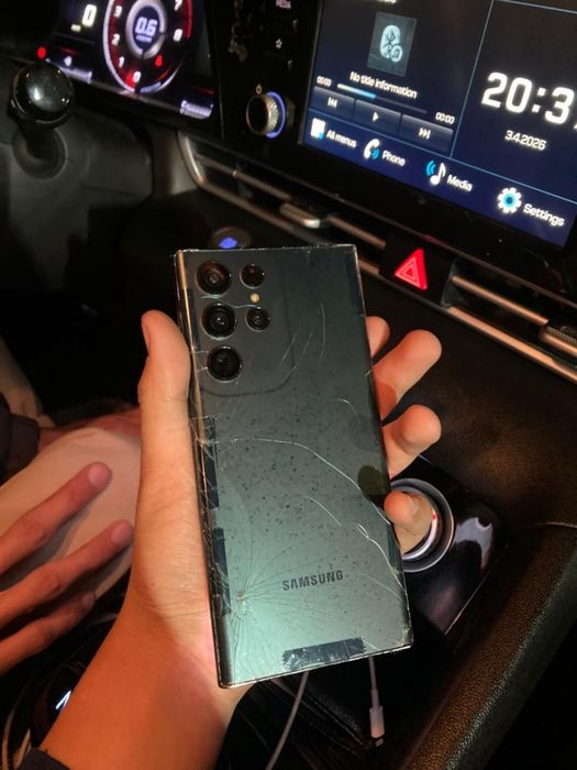 Продам Samsung Galaxy S22 Ultra 128gb
