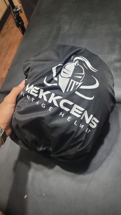 Ретро каска Mekkcens