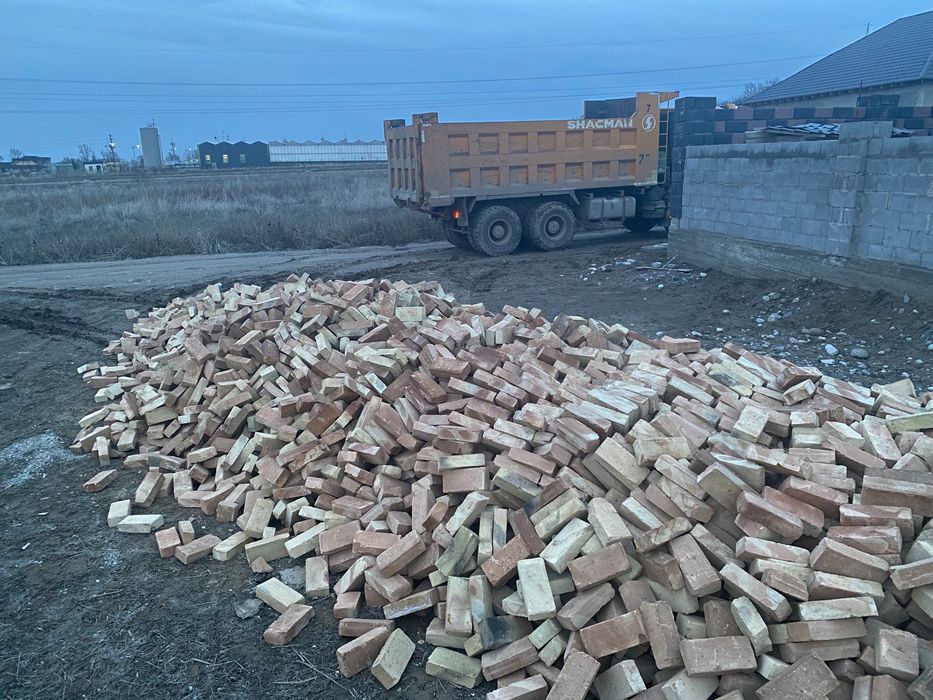 женный красный кирпич