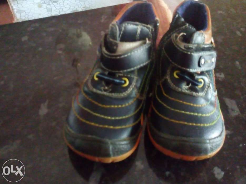 Продам детские ботиночки