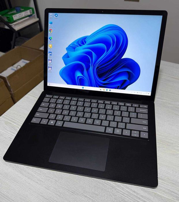 Surface Laptop 3 carbon 13.5” 2K IPS Sensor I7-1185G7 16GB/256GB NVMe